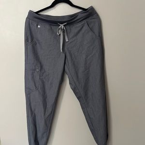 LIKE NEW MEDIUM FIGS